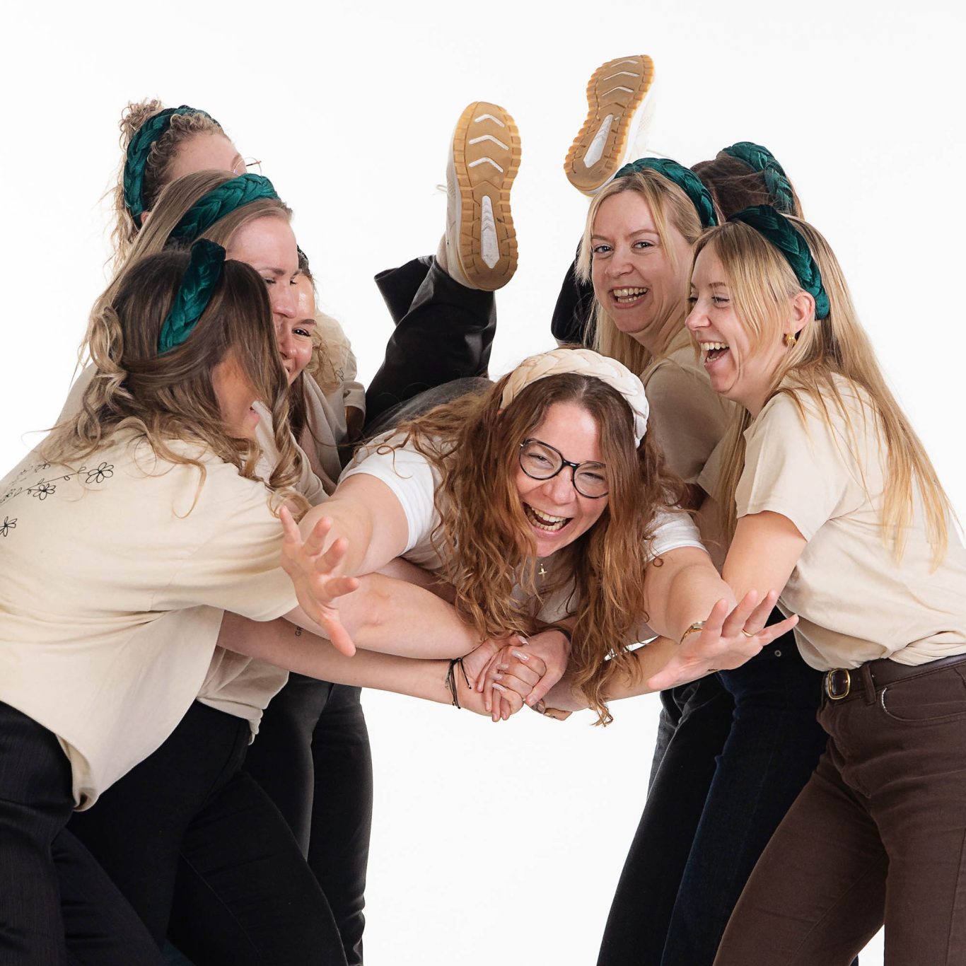 Faszinierende Makroaufnahme einer menschlichen Iris mit individuellen Strukturen, professionelle Irisfotografie im Fotostudio Würzburg.